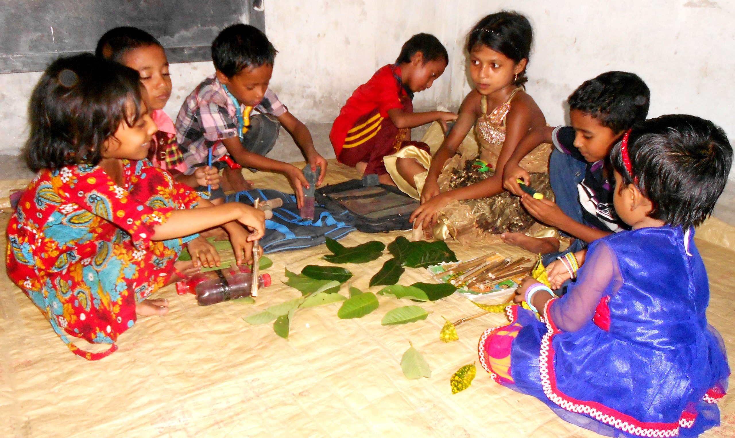শিশুর বিকাশে পন্দনীয় ইচ্ছেমতো খেলা 5 Bauphal pic 1 4 scaled