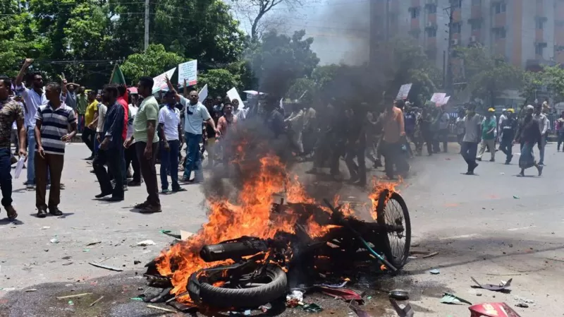 বাংলাদেশে প্রধান দুই দলের অনড় অবস্থান পরিস্থিতিকে কোন দিকে নিয়ে যাচ্ছে 5 641049d0 5932 11ee 86c3 87504a353e41.jpg