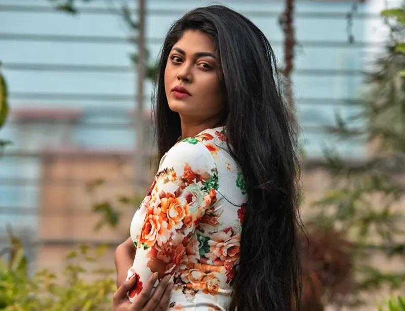 বিব্রত অভিনেত্রী মৌসুমী হামিদ 5 76744 moushumi