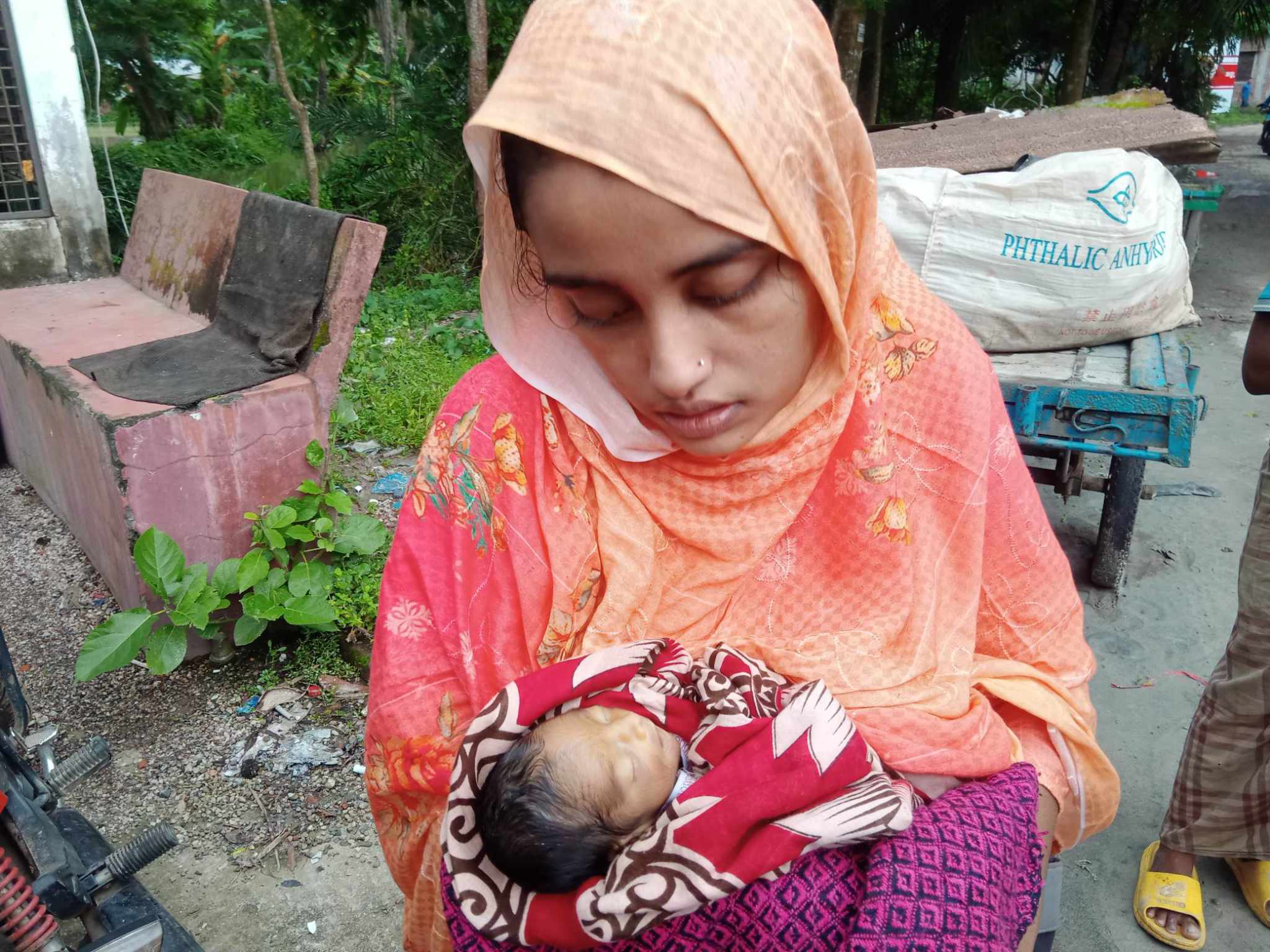 বাউফলে দুই সতীনের টানাটানিতে শিশুর মৃত্যু 5 Bauphal Photo 01 07 10 23