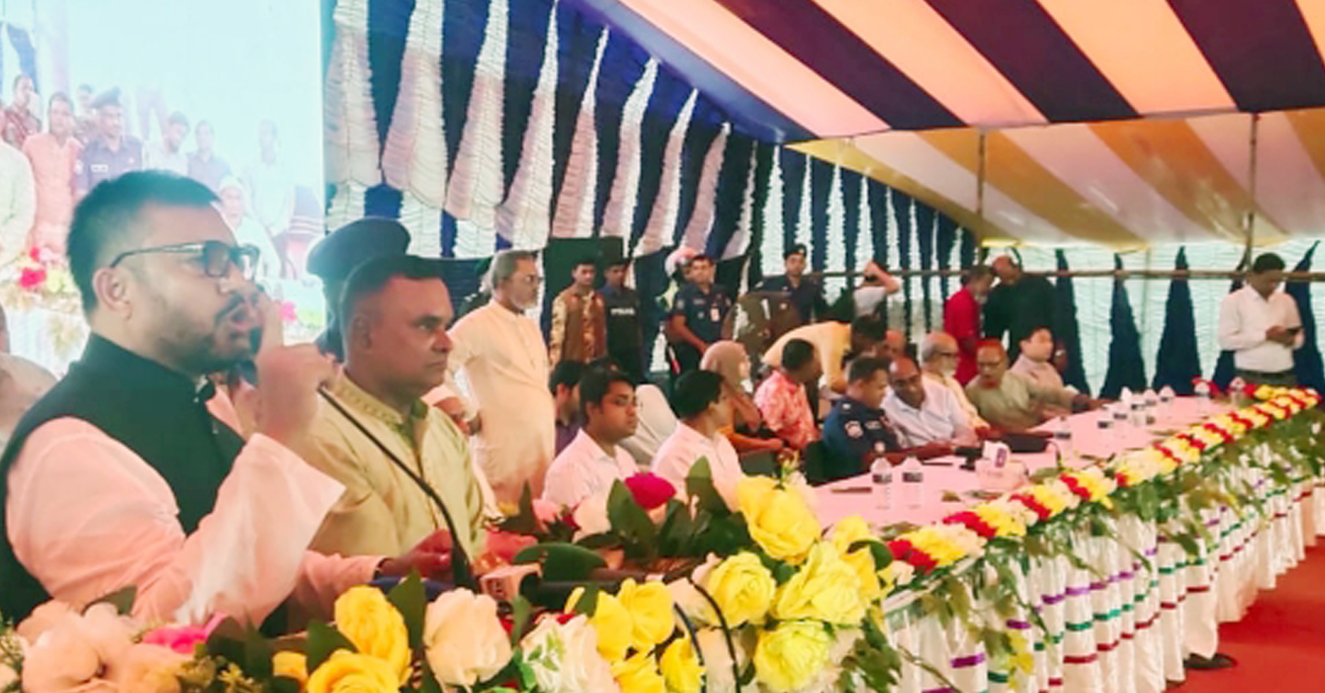 তজুমদ্দিনে সরকারি সুবিধাভোগীদের সাথে প্রশাসনের মিলনমেলা অনুষ্ঠিত 5 Tazu pic