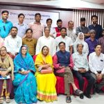 আমতলীতে ডাকাতদের গ্রেফতারের দাবীতে আইনজীবিসহ নানা পেশার মানুষের মানববন্ধন
