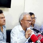 আঙুল দেখিয়ে কী বোঝালেন মাহমুদউল্লাহ?