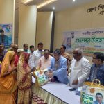 ব্রাহ্মণবাড়িয়ায়  নৈশ্য প্রহরীদের মাঝে টর্চ লাইট ও ইউনিফরম বিতরণ