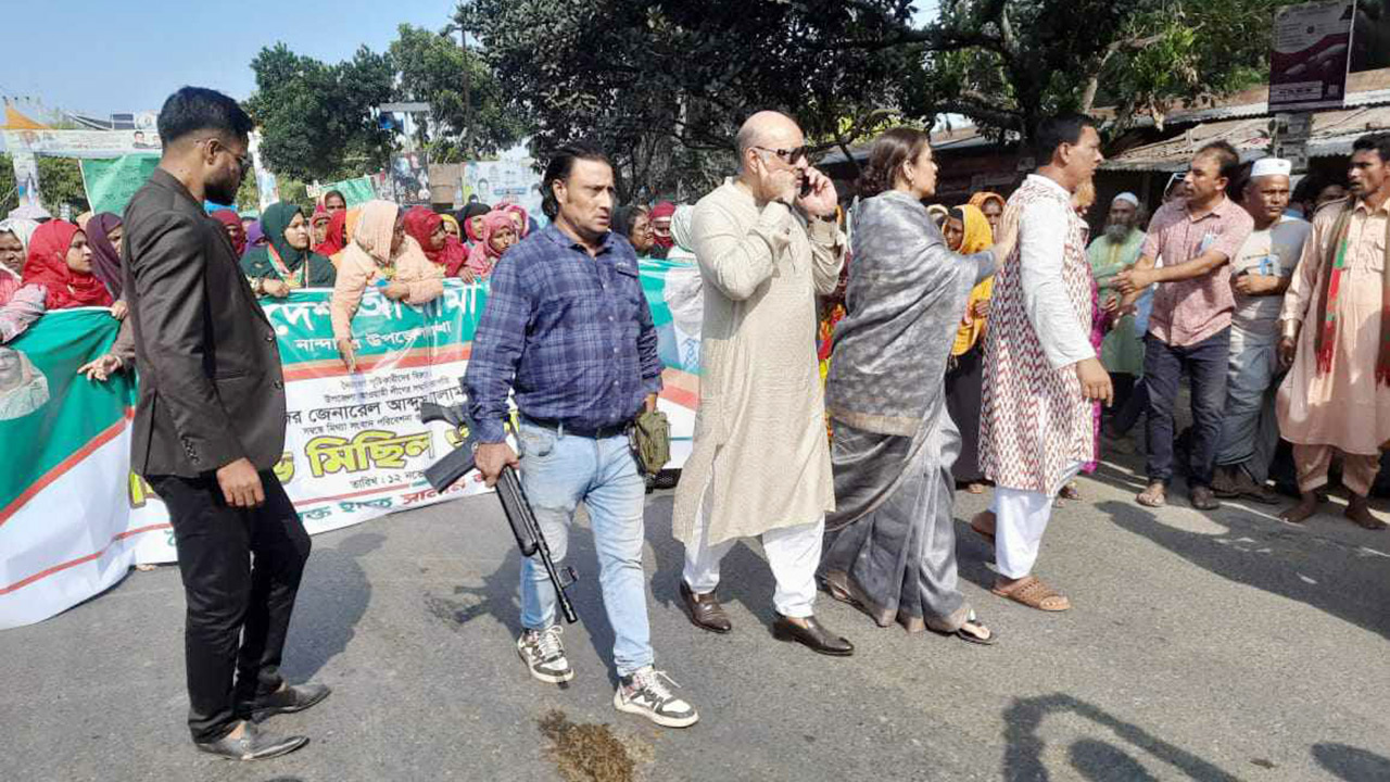 অস্ত্র প্রদর্শন