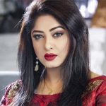 সাংবাদিকের সঙ্গে প্রেম করার ১১ সুবিধা