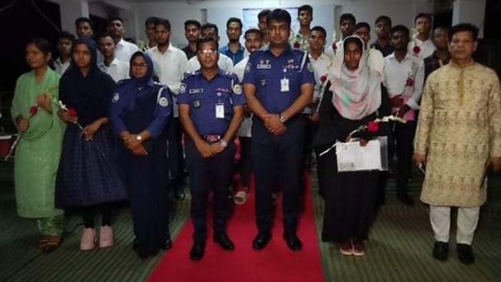 বরগুনার ২২ তরুণ-তরুণী পেলেন ১২০ টাকায় পুলিশে চাকরি 5 image 788479 1711290020
