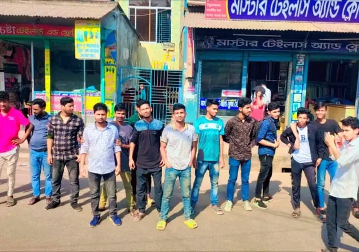 স্কুল পথে ছাত্রীকে ধর্ষণ চেষ্টার অভিযোগ দেয়ায় হামলা: প্রতিবন্ধীসহ আহত ৩ 5 received 1564961734073054