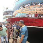 সদরঘাটে লঞ্চের দড়ি ছিঁড়ে ৫ জনের মৃত্যু :একই পরিবারের তিন জন:তদন্ত কমিটি গঠন