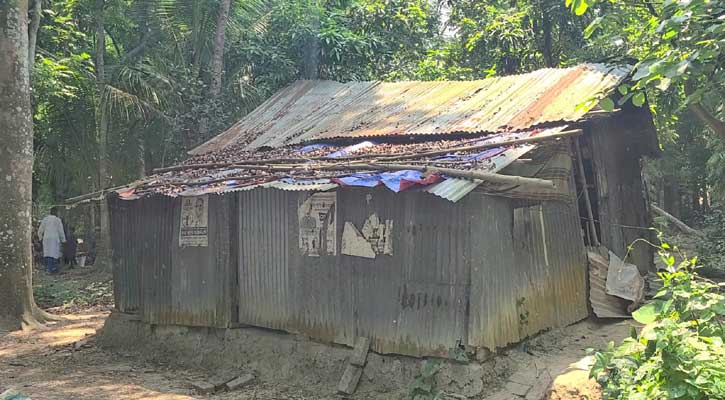 বাকেরগঞ্জে বসতঘরে মাটিচাপা অবস্থায় এক বৃদ্ধার মরদেহ উদ্ধার 5 1713101891.bg