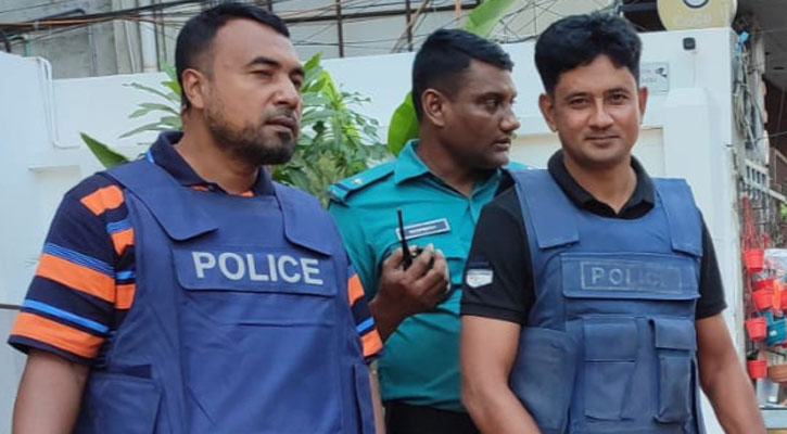 মিরপুরের শাহ আলী থানায় ডেকে নিয়ে পিটিয়ে টাকা আদায়ের অভিযোগ 5 1714132729.Police