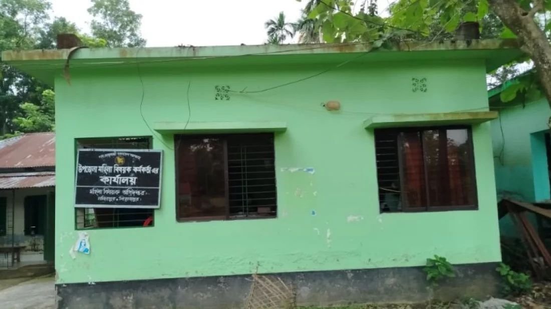পিরোজপুরে মহিলাবিষয়ক কর্মকর্তার বিরুদ্ধে দুর্নীতির অভিযোগ 5 cec7f33880ad7ec35b54f3a378fe656e 667427a15f38a