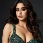 পিঙ্ক বার্বি ড্রেসে নজরকাড়া সারা