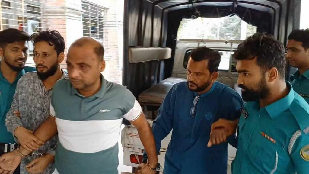 বরিশালে বালুমহাল ইজারা দরপত্র জমা দেয়াকে কেন্দ্র করে সেনা সদস্যকে অপহরণ,মামলা দায়ের 8 WhatsApp Image 2025 03 25 at 22.08.31 1ad42c4f