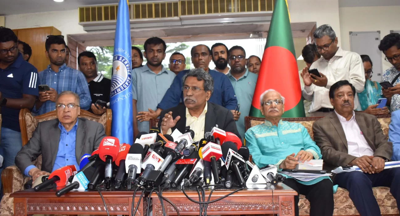 সকল দলই রাষ্ট্রপতি নির্বাচন পদ্ধতি পরিবর্তনে আগ্রহী : অধ্যাপক আলী রীয়াজ 5 image 208935 1750342208