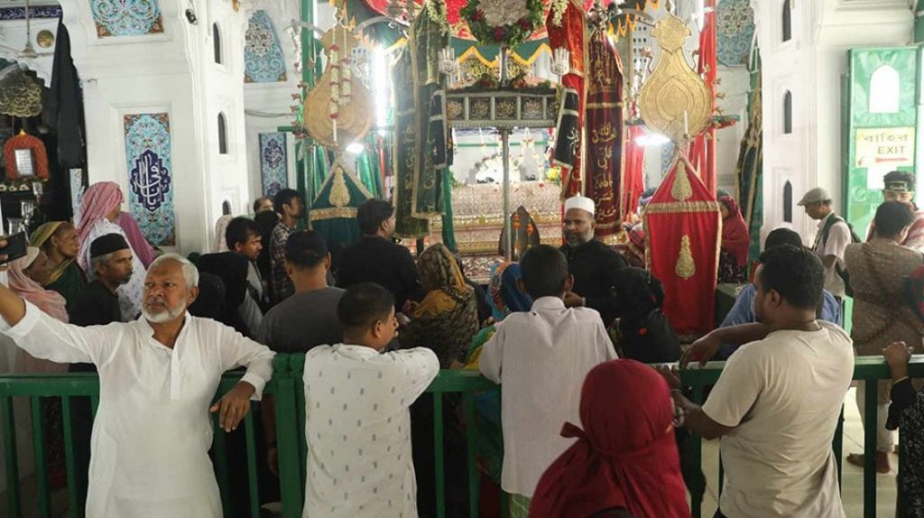 Hoseni dalan Nasirul Islam 1 fe3d1c8f9b708e085f156a9c24a6a28c