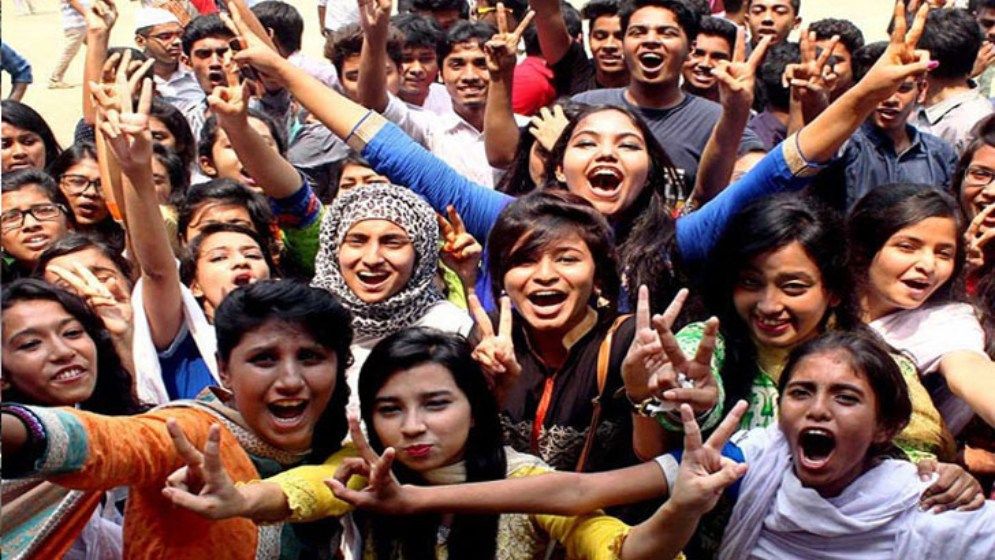 এসএসসি ও সমমান পরীক্ষায় পাসের হার ৬৮.৪৫ শতাংশ, মেয়েরা এগিয়ে 5 female st 686f866f596fb