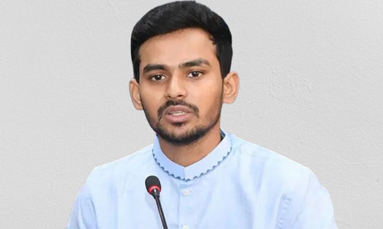 জীবন-মৃত্যুর মতো পরিস্থিতি না হলে ঘর থেকে বের হবেন না: আসিফ মাহমুদ 5 image 216318 1752681455