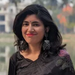 বরিশালে তাৎক্ষণিক রাস্তা মেরামত, প্রশংসা কুড়ালেন দুই সাংবাদিক
