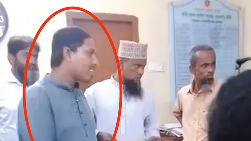 কুমিল্লায় প্রকৌশলীকে অফিস থেকে লাথি মেরে বের করে দেওয়ার হুমকি জামায়াত নেতার 5 untitled 6 1752690469