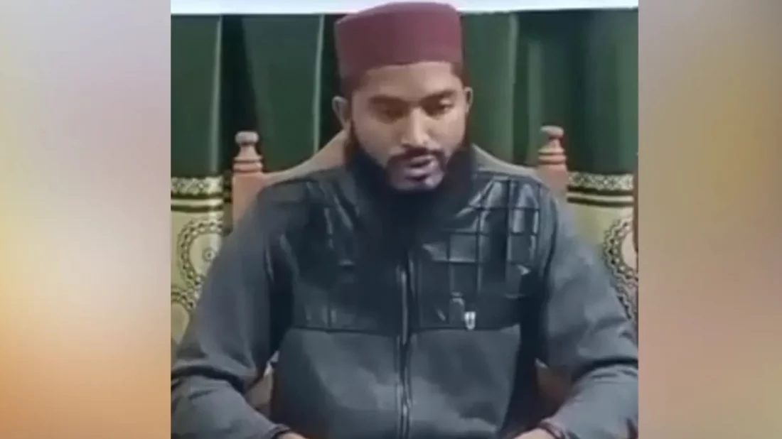 মেহেন্দিগঞ্জে ছাত্রের মাকে নিয়ে উধাও মাদ্রাসাশিক্ষক 5 2903b86d063e1da3aae79afbf6375862 6891be77e93cb