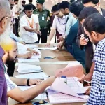 রাঙ্গাবালীতে ঘুষ গ্রহণের ভিডিও ধারণ, মোবাইল ছিনিয়ে নিলেন ভূমি কর্মকর্তা
