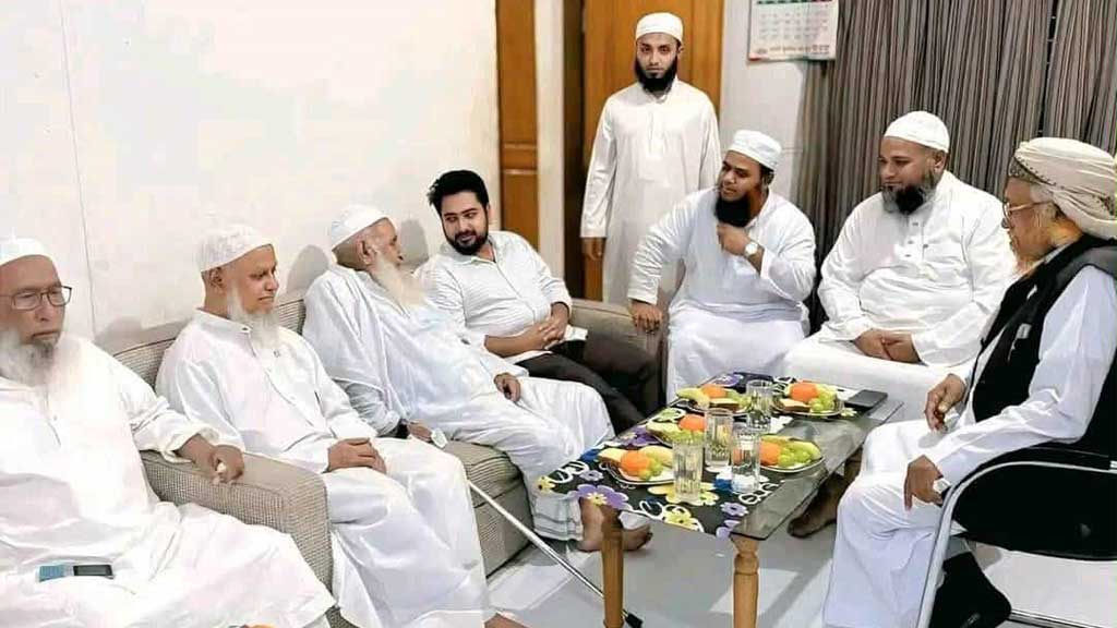 হেফাজতের আমিরের সঙ্গে এনসিপি আহ্বায়কের বৈঠক 5 image 294511 1758296966