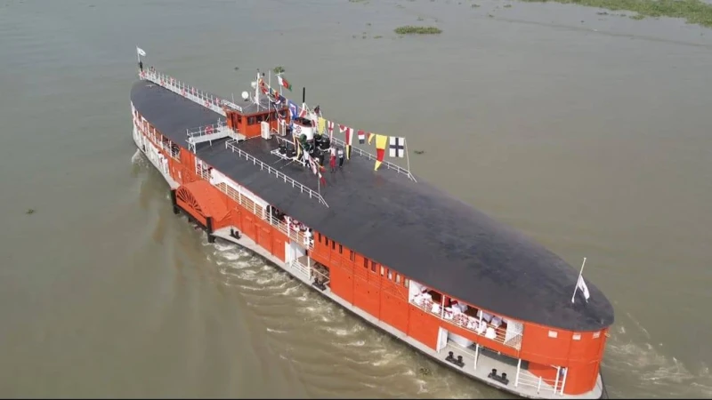 পর্যটনের এক অনন্য মেলবন্ধন প্যাডেল স্টিমার পি এস মাহসুদ 2 এস মাহসুদ