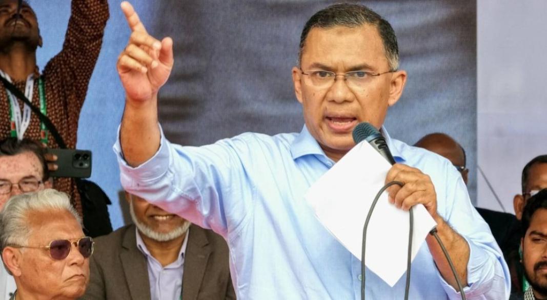 বরিশাল নগরীর বেলস পার্ক মাঠে নির্বাচনি জনসভায় বক্তব্য দিচ্ছেন বিএনপির চেয়ারম্যান তারেক রহমান।