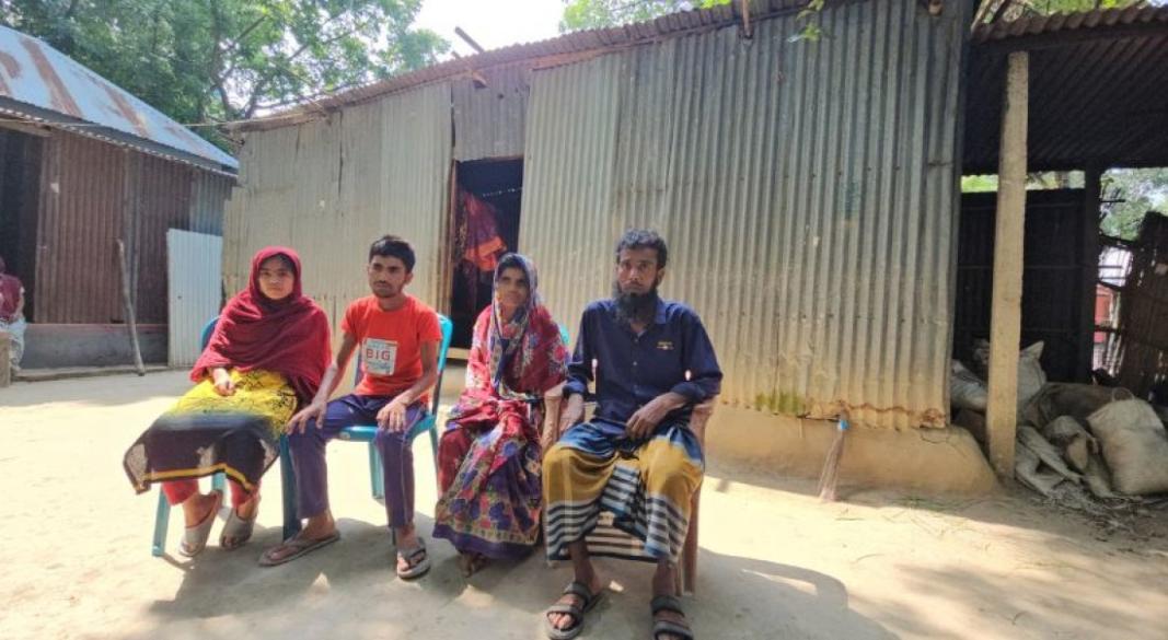 এক পরিবারের চারজনই প্রতিবন্ধী