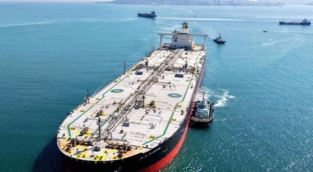 হরমুজ প্রণালি পার হওয়ার অনুমতি পেল ইরানের