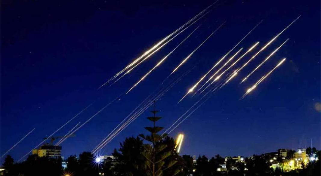 ইরান–হিজবুল্লাহ হামলার আতঙ্কে সাইরেনের মধ্যে দিন কাটছে ইসরায়েলিদের, খার্গ দ্বীপে মার্কিন হামলার দাবি