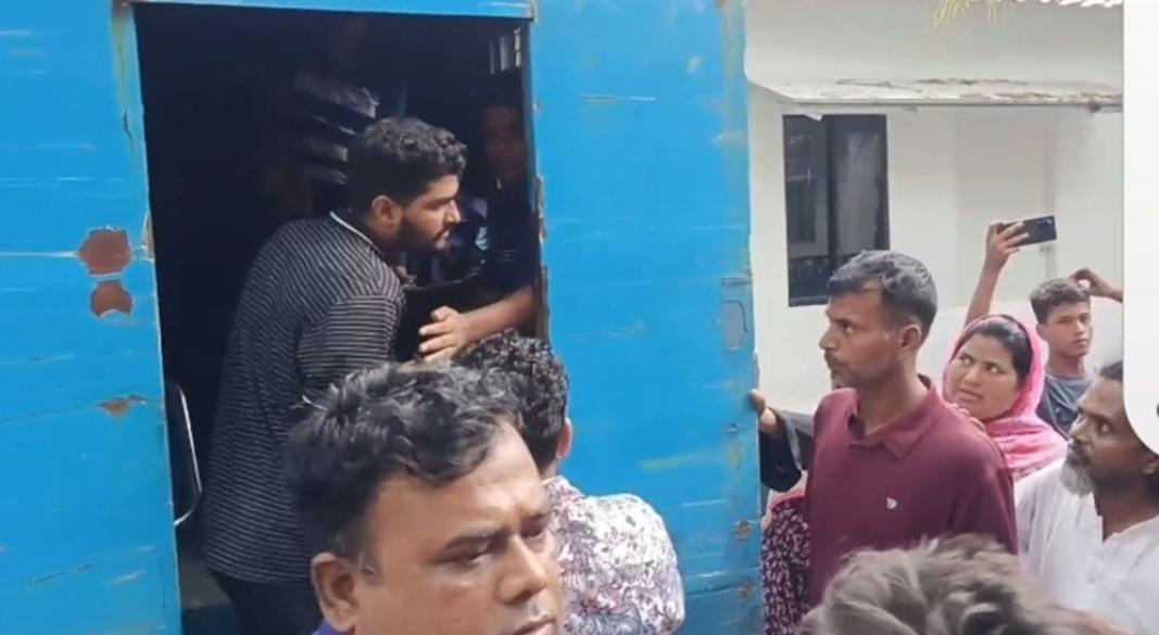 সাভারে এনসিপির সমাবেশে ককটেল হামলা, দুই যুবলীগ নেতা গ্রেফতার