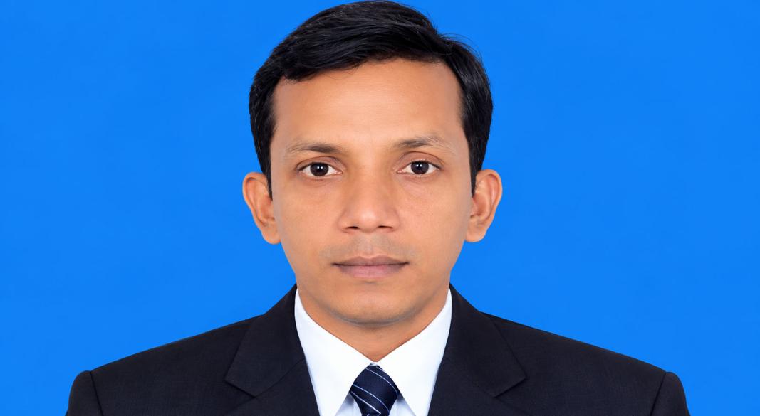 শিক্ষা প্রকৌশল অধিদপ্তরের (ইইডি) ঢাকা মেট্রো সার্কেলের বর্তমান নির্বাহী প্রকৌশলী মনজুরুল আলম শরীফ
