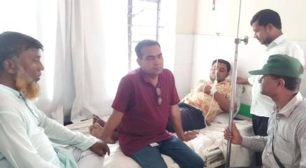 ধামইরহাটে সংবাদ সংগ্রহের সময় সাংবাদিকের ওপর হামলা