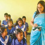 বিবাহবার্ষিকীতে স্ত্রীকে বন্দুক উপহার দিয়ে রিল বানালেন নেতা
