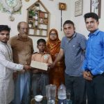 সরকারের সাফল্য ও উন্নয়ন কার্ষক্রম তুলে ধরে কুয়াকাটায় এমপি মুহিবের লিফলেট বিতরণ