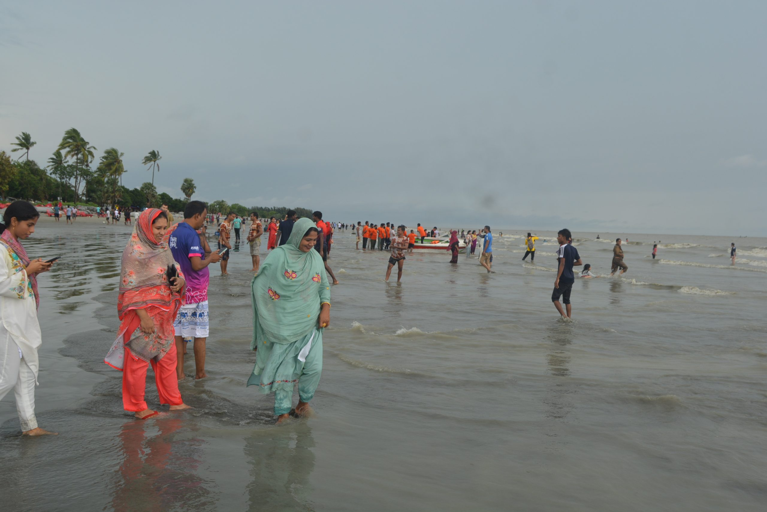 কুয়াকাটা সমুদ্র সৈকতে রেকর্ড সংখ্যক পর্যটকের আগমন 5 DSC 0013 scaled