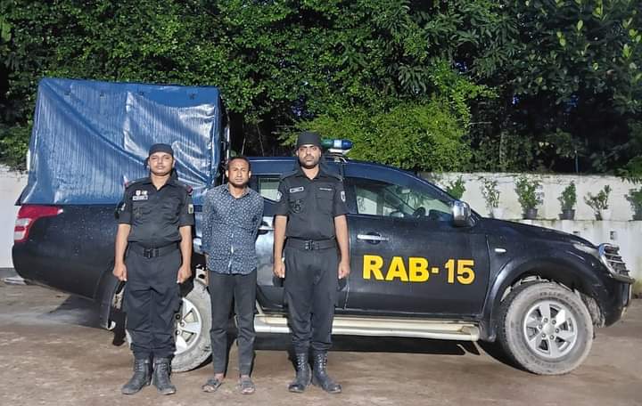 কক্সবাজার সাজাপ্রাপ্ত আসামি র্যাবের হাতে আটক-১ 5 FB IMG 1696063699184
