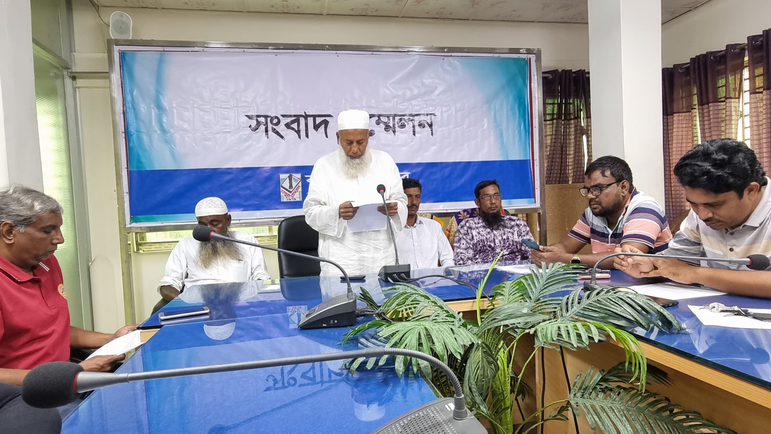বরগুনায় জোরপূর্বক জমি দখলের অভিযোগ মিলছেনা সমাধান 5 20231015 112438 scaled