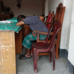 ঝালকাঠিতে স্বামীর বিরুদ্ধে স্ত্রীর সংবাদ সম্মেলন