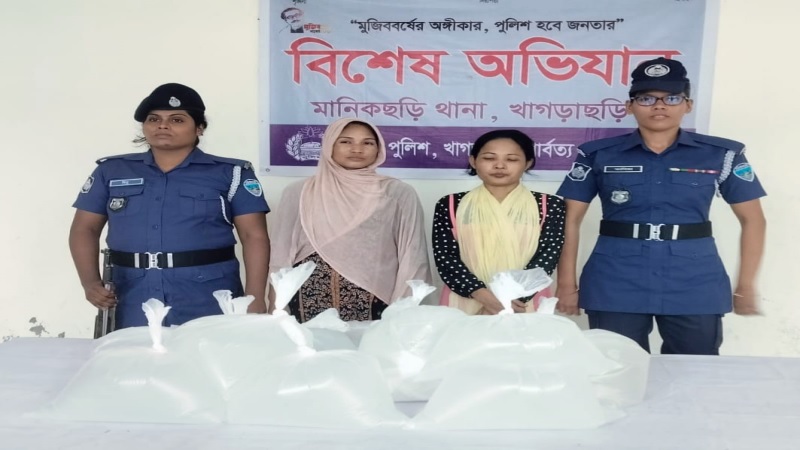 খাগড়াছড়িতে ৫১ লিটার দেশীয় চোলাই মদ জব্দ, দুই নারী আটক 5 IMG 20231014 WA0006