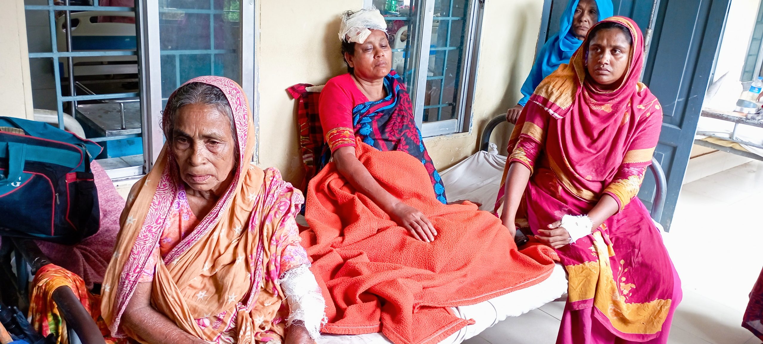 পাঁচবিবিতে গাছের পাতা কাটাকে কেন্দ্র করে কুপিয়ে জখম 5 IMG 20231004 162628 scaled