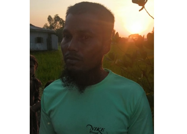 বান্দরবানে দায়ের আঘাতে বৃদ্ধ খুন, জনতার হাতে ঘাতক আটক 5 IMG 20231017 195032