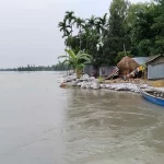 তিস্তার পানি বিপৎসীমার ওপরে, আতঙ্কিত দুপাড়ের মানুষ
