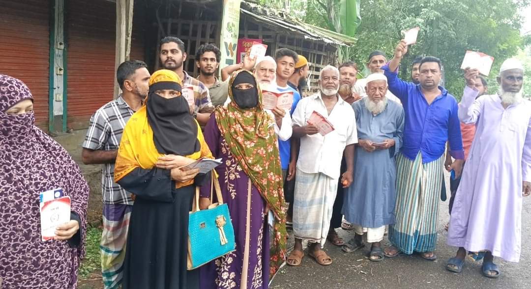 রাজাপুরে গ্রাহকের ১০ কোটি টাকা নিয়ে লাপাত্তা এনজিও 5 Untitled 5