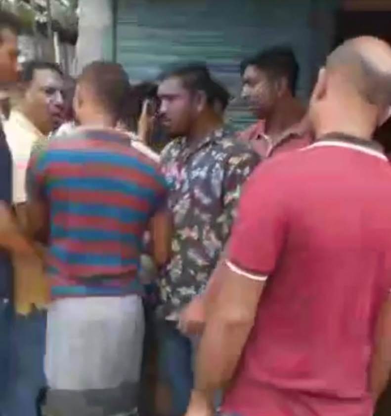 গুঠিয়ায় যুবলীগ সভাপতির বিরুদ্ধে ব্যবসা প্রতিষ্ঠান দখলের অভিযোগ 5 Untitled