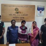 ফুলবাড়ীতে ১৪০ বোতল ফেনসিডিলসহ আটক – ১