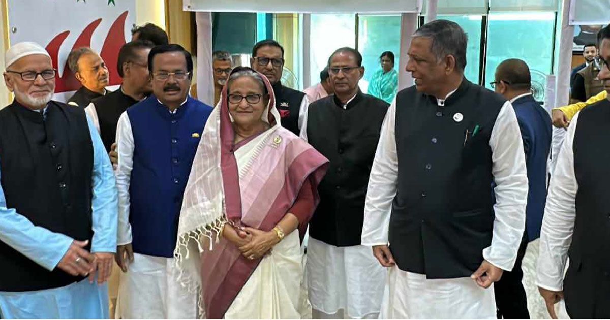 জাতীয় সংসদ নির্বাচন আ.লীগের দলীয় মনোনয়ন ফরম বিক্রি শুরু 5 PM Inner