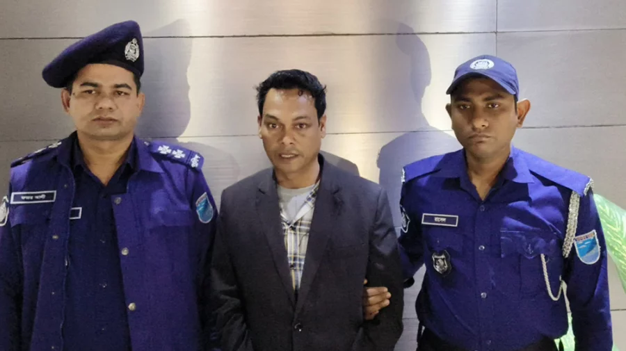 ৬ বিয়ে করে কোটিপতি : স্ত্রীদের সাথে প্রতারনা 5 1715ee11be35e8f00deac431e1e1c63e 6586bf4539dbe